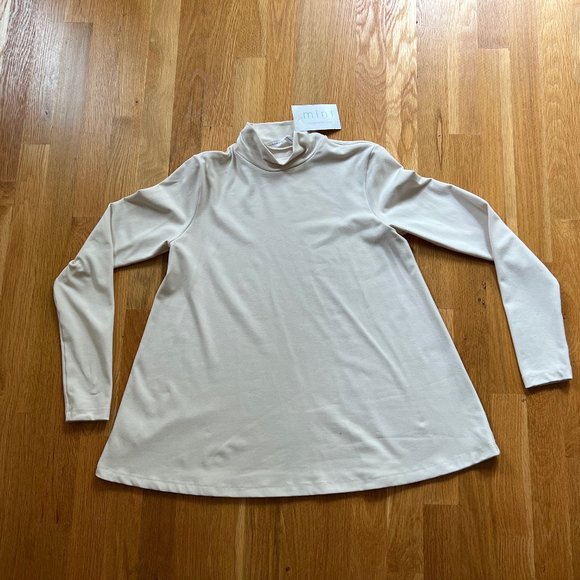 Susana Monaco Long Sleeved Swing Turtle Neck Top - New with Tags - Picture 2 of 6